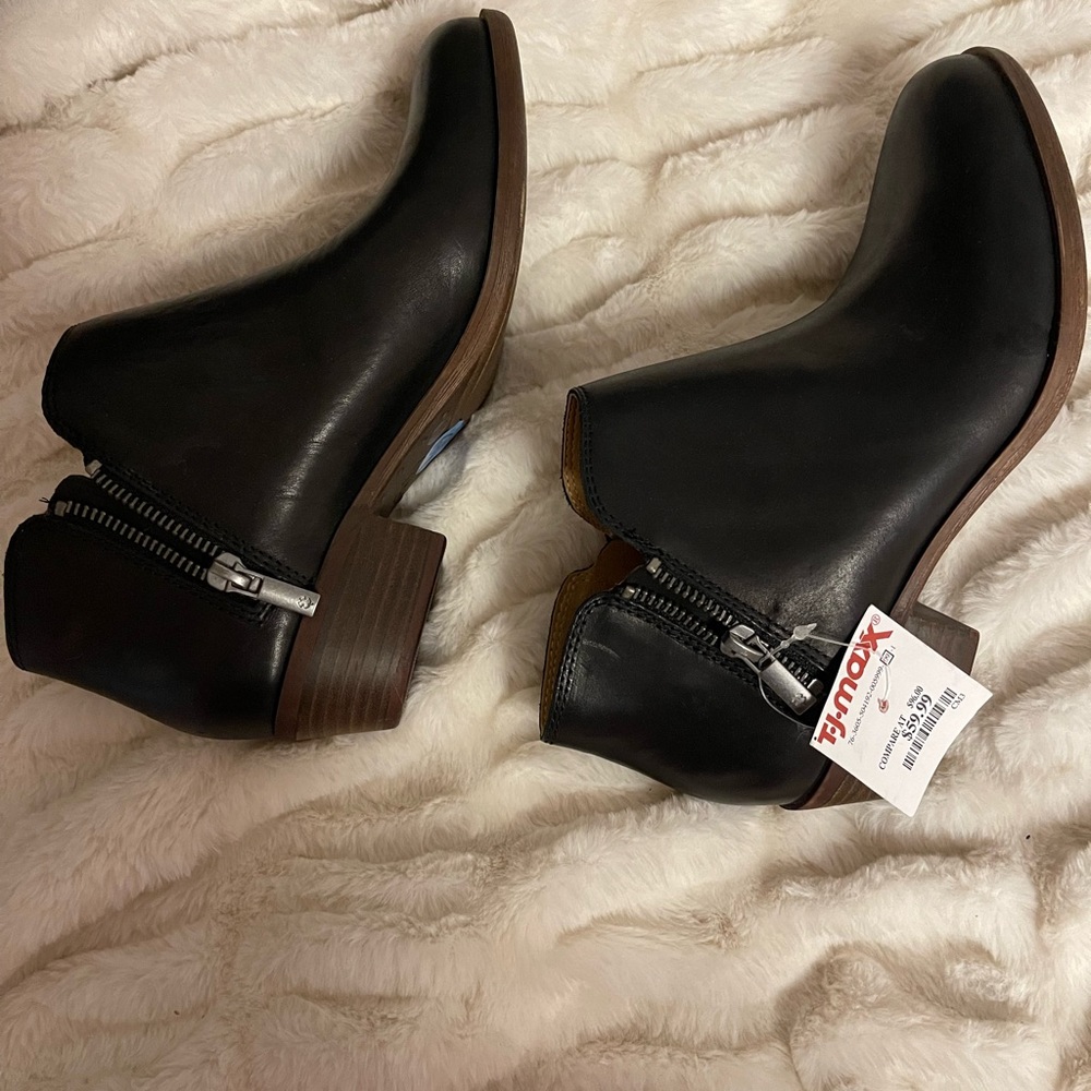 Brand new Lucky Brand black leather ankle boots - size 6.5 - never worn - Picture 3 of 6